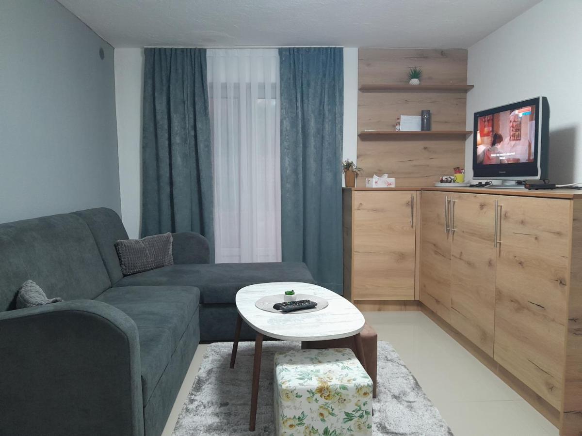 Apartmani Bet Gradacac 1 Maj Broj 24 外观 照片