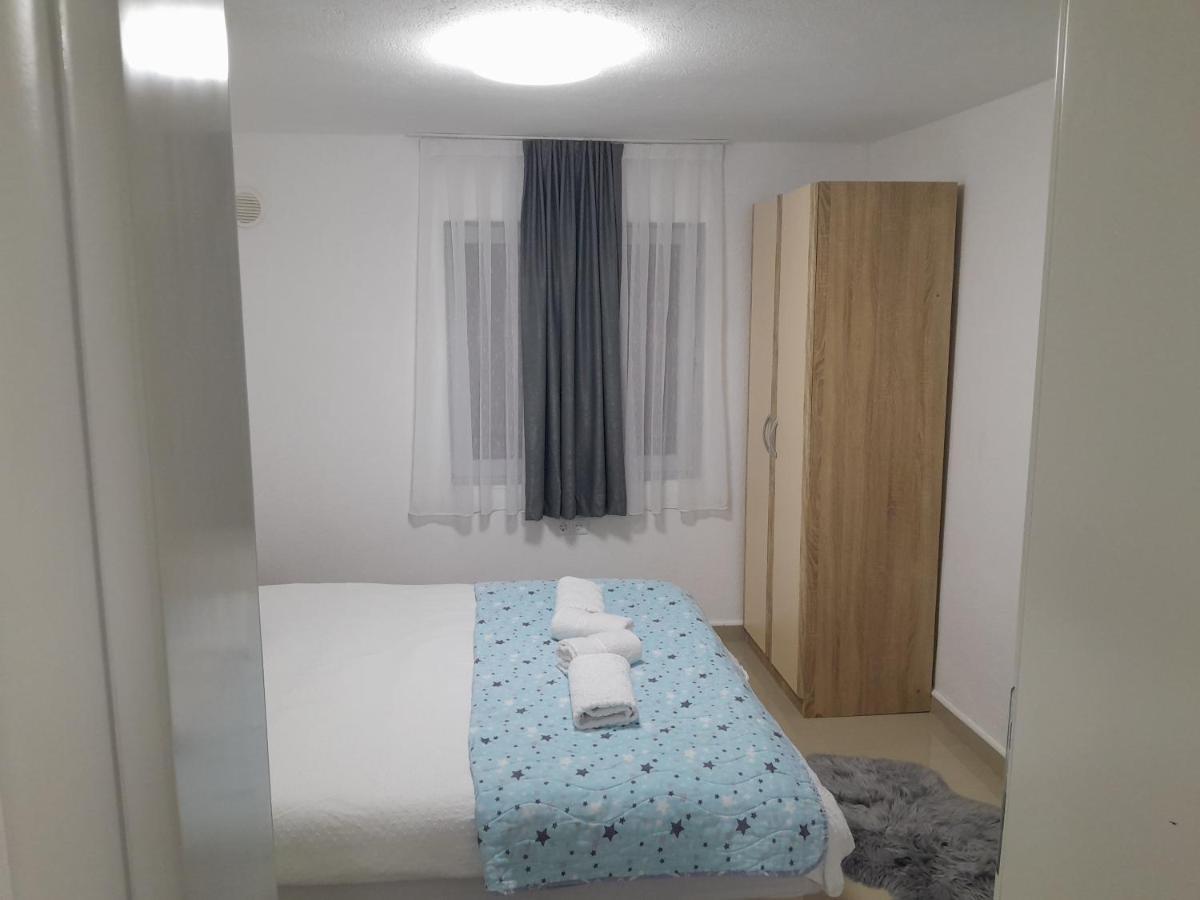 Apartmani Bet Gradacac 1 Maj Broj 24 外观 照片