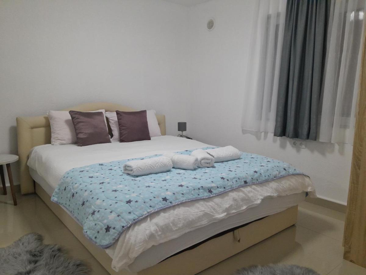 Apartmani Bet Gradacac 1 Maj Broj 24 外观 照片